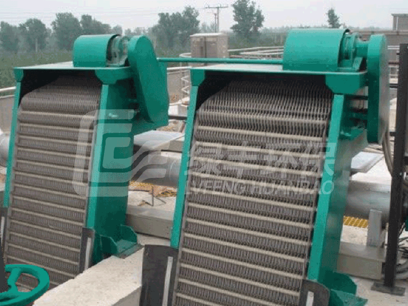 污水處理設(shè)備機(jī)械格柵如何選擇？